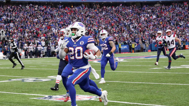 Bills returner Nyheim Hines had two kickoff return touchdowns against the Patriots in Week 18.